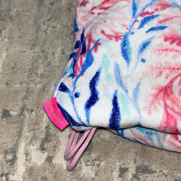 Lilly Pulitzer Convertible Beach Towel Backpack  Kaleidoscope Coral Pink Blue - Picture 8 of 9